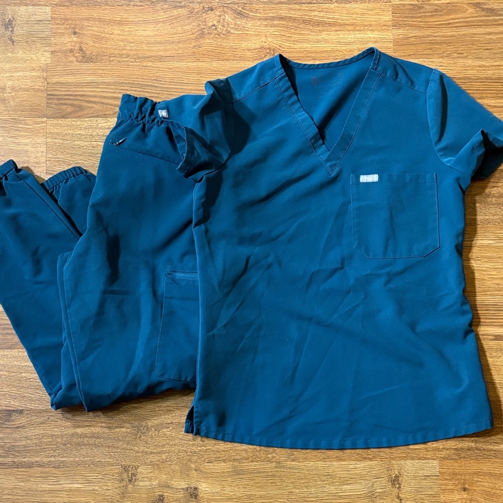 Figs Caribbean Blue scrub set